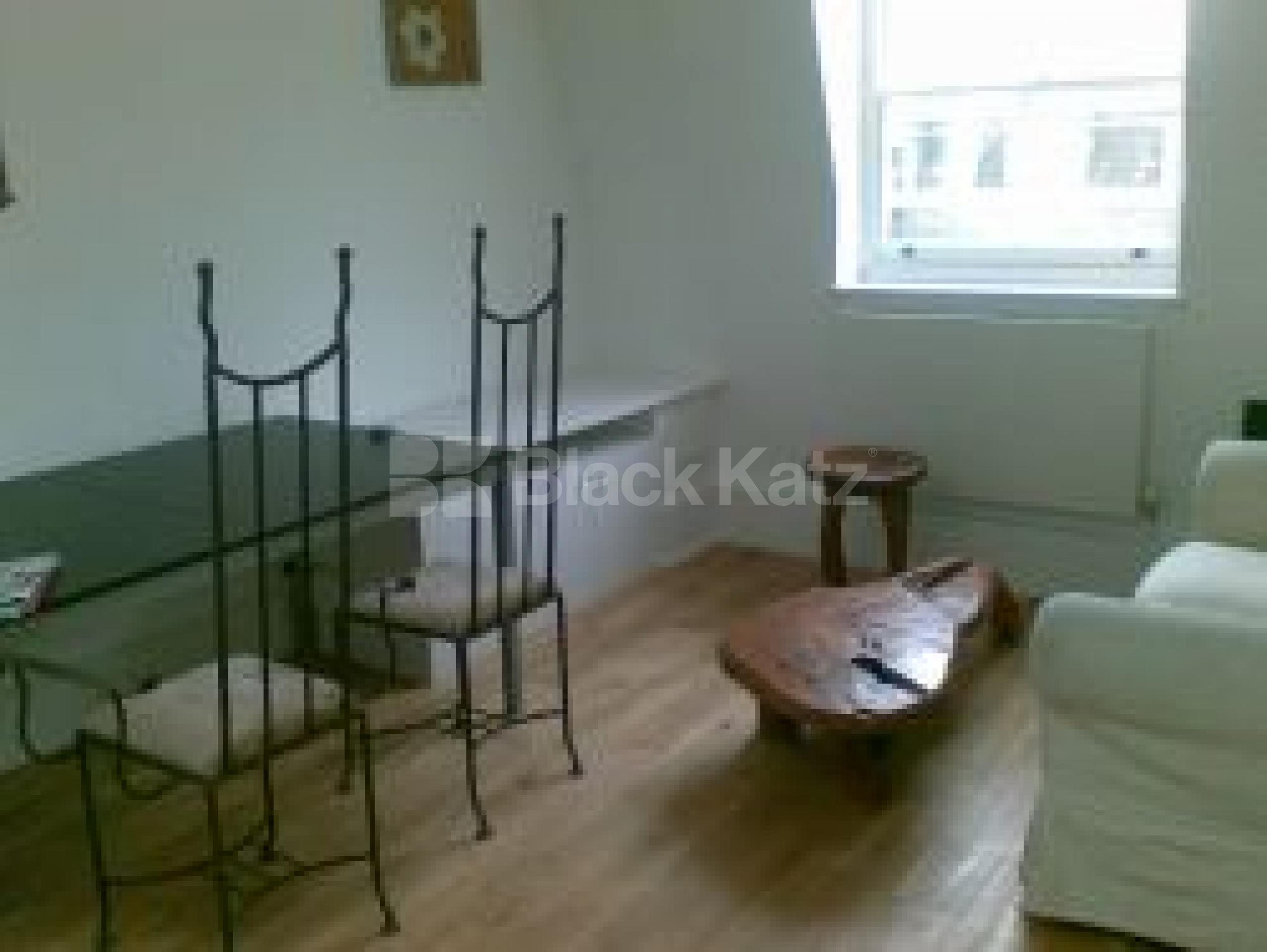 			New Instruciton, 2 Bedroom, 1 bath, 1 reception Flat			 Gloucester Avenue, BAYSWATER W2 w2