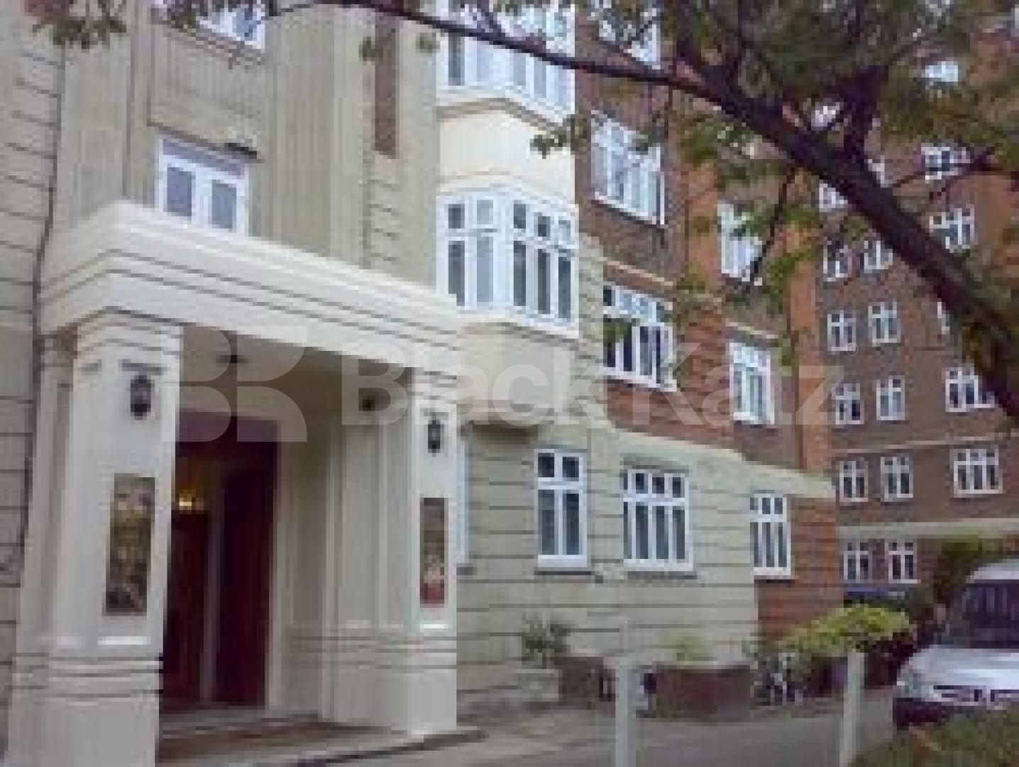 			new instruction, Studio Apartment, 1 bath, 1 reception Flat			 Hall Road, St Johns Wood