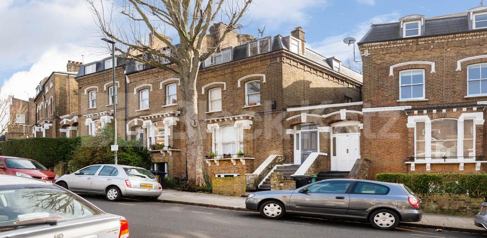 Spacious two bed within a period house on a tree lined st mins to tube and shops Lady Somerset Road, Kentish Town