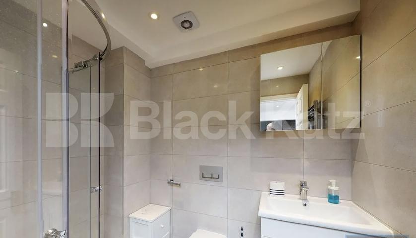 A beautifully two double bedroom apartment offering a modern and stylish living  Camden Road , Holloway