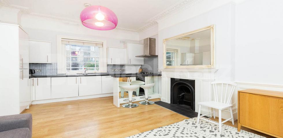 Spacious one bedroom set in period conversion Agar Grove, Camden Square