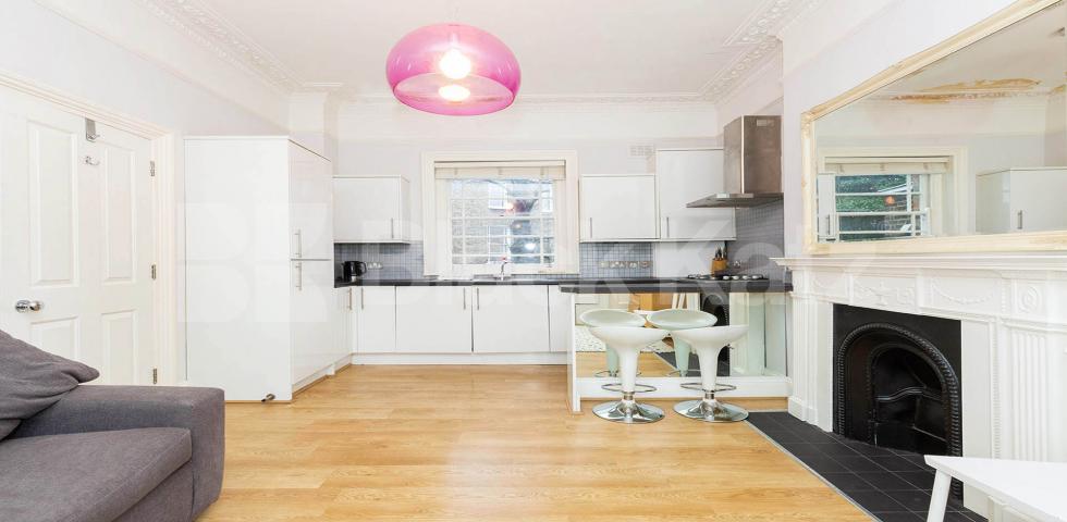 Spacious one bedroom set in period conversion Agar Grove, Camden Square