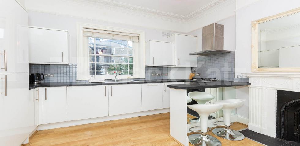 Spacious one bedroom set in period conversion Agar Grove, Camden Square