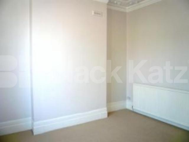 			NEW INSTRUCTION!, 1 Bedroom, 1 bath, 1 reception Flat			 Ashmore Road, MAIDA VALE