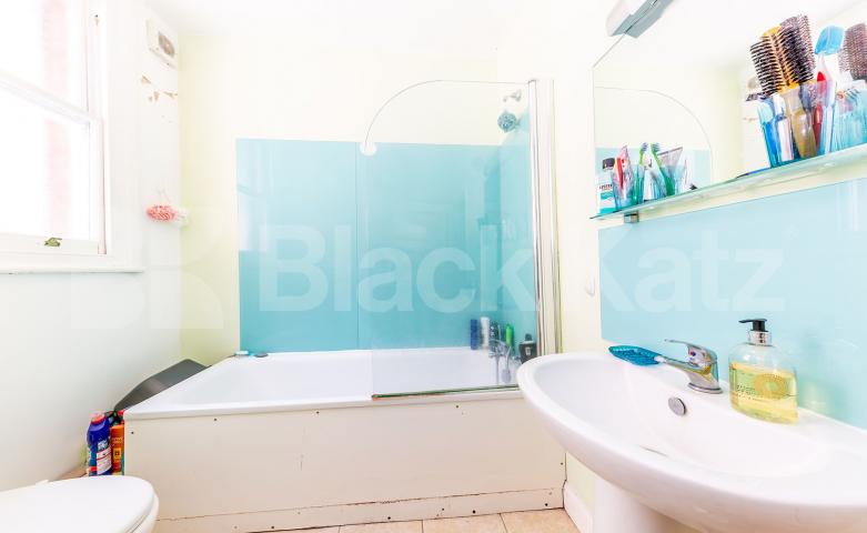 			Period Conversion, 2 Bedroom, 1 bath, 1 reception Flat			 Princes Avenue, MUSWELL HILL