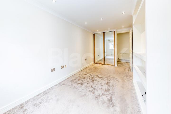 Modern 2 bedroom within a secure development near Muswell Hill golf course  Osier Crescent, Muswell Hill