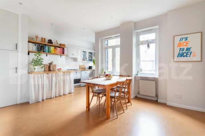 Spacious 3-Bedroom Ground Floor Flat with Private Garden Abbotsford Avenue, Tottenham