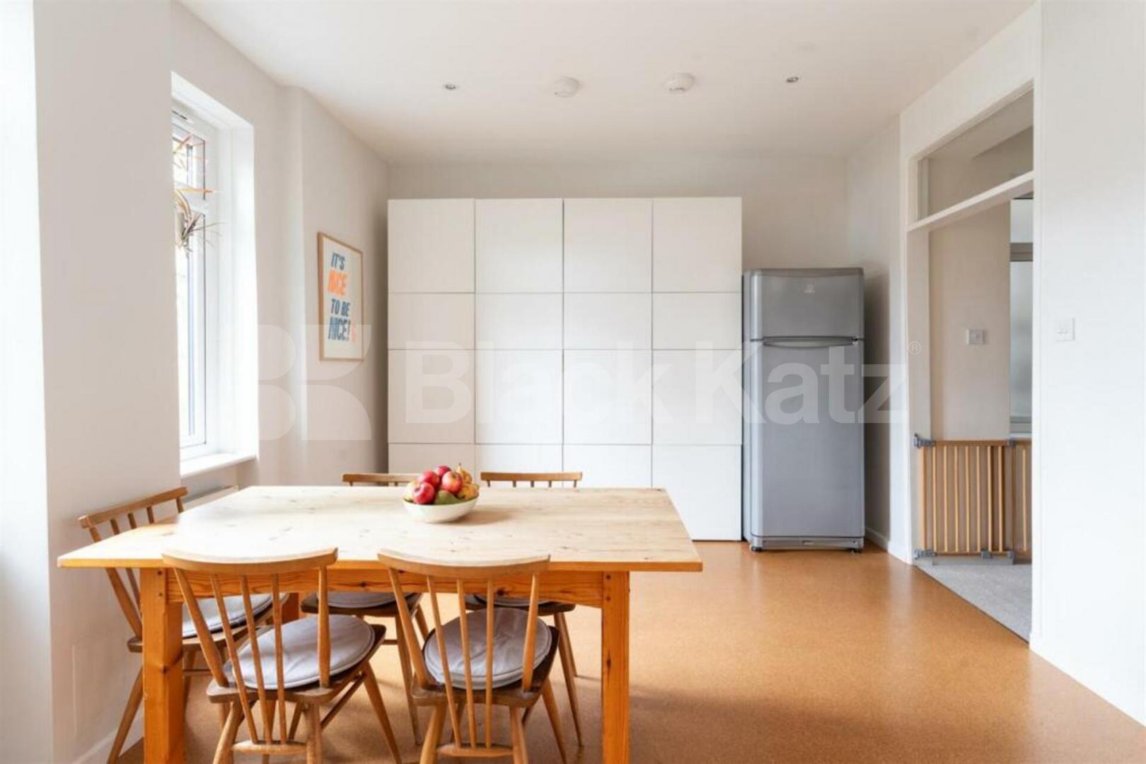 Spacious 3-Bedroom Ground Floor Flat with Private Garden Abbotsford Avenue, Tottenham