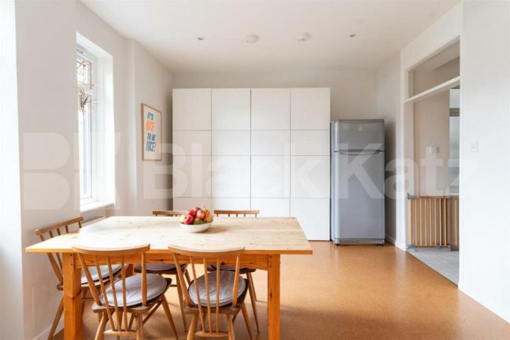 Spacious 3-Bedroom Ground Floor Flat with Private Garden Abbotsford Avenue, Tottenham