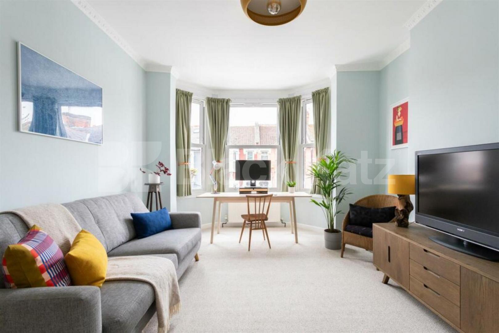 Spacious 3-Bedroom Ground Floor Flat with Private Garden Abbotsford Avenue, Tottenham