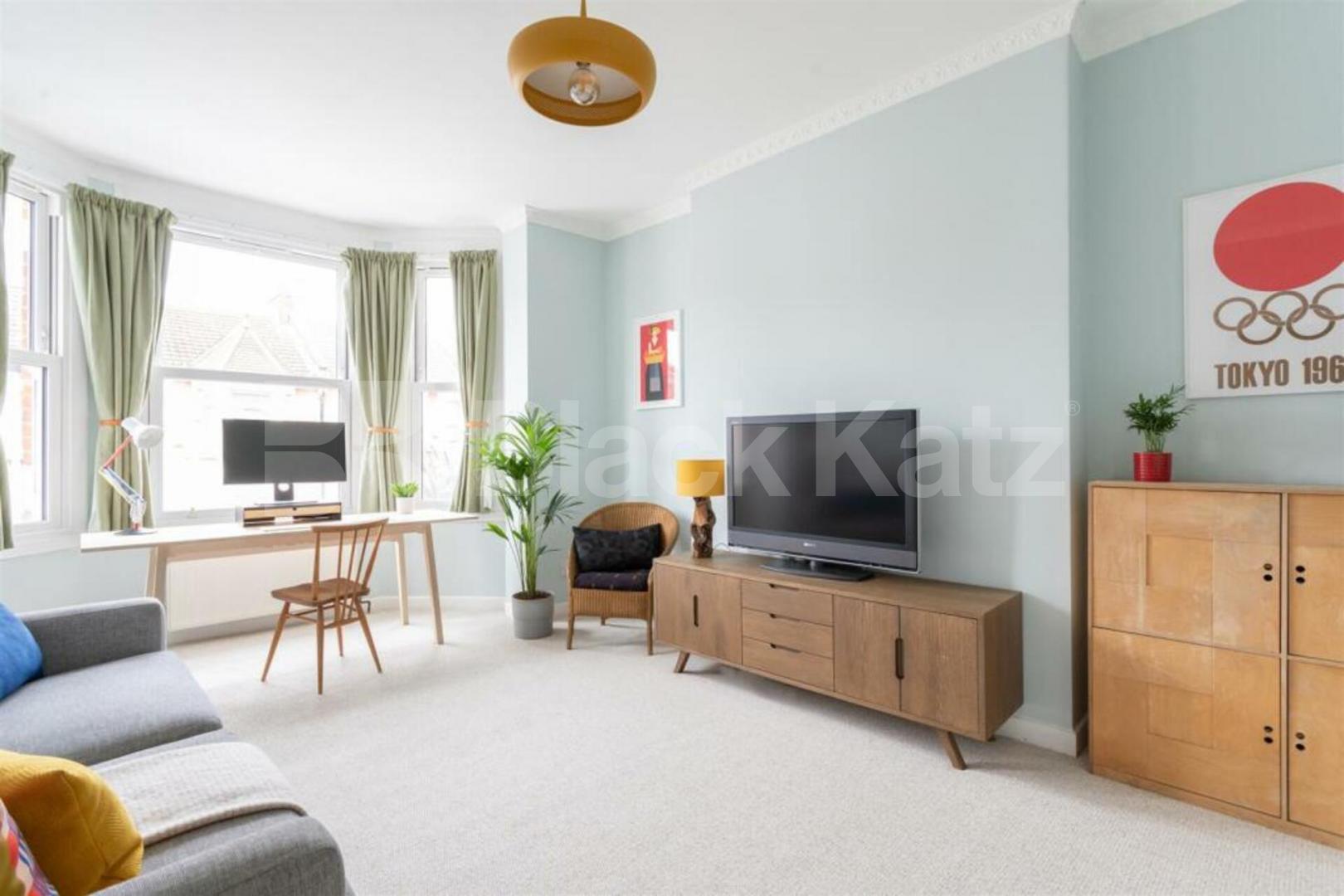 Spacious 3-Bedroom Ground Floor Flat with Private Garden Abbotsford Avenue, Tottenham