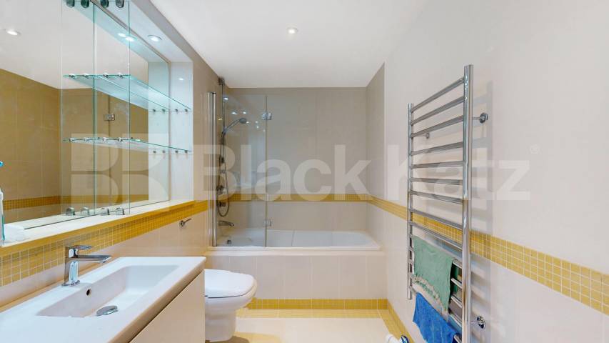 			4 Bedroom, 3 bath, 1 reception 			 Kidderpore Avenue,  Westfield  NW3