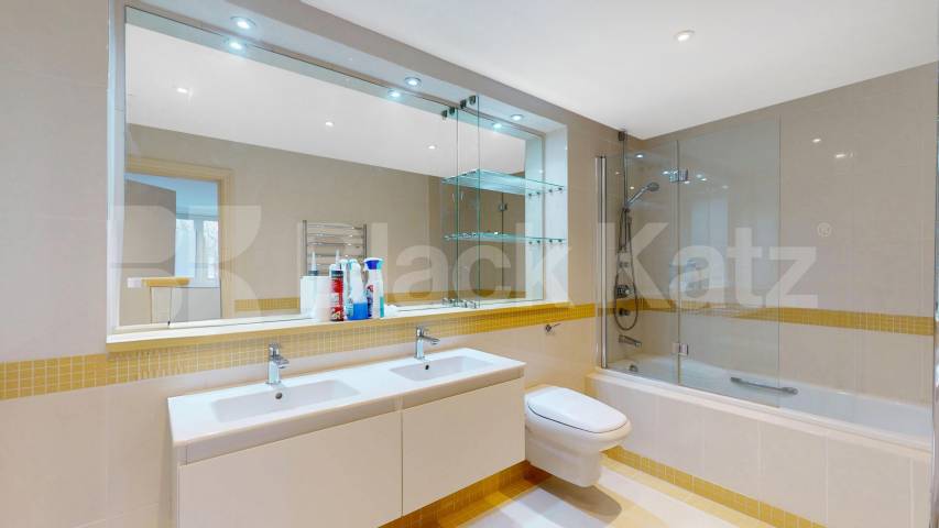 			4 Bedroom, 3 bath, 1 reception 			 Kidderpore Avenue,  Westfield  NW3