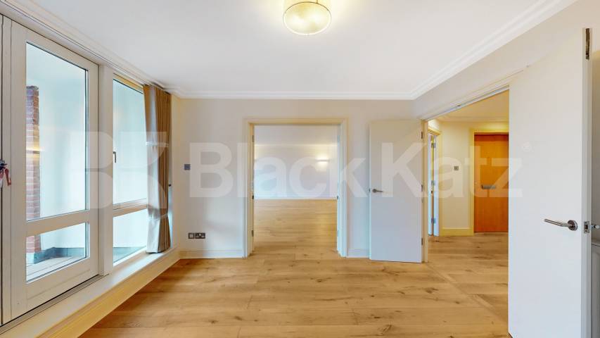 			4 Bedroom, 3 bath, 1 reception 			 Kidderpore Avenue,  Westfield  NW3
