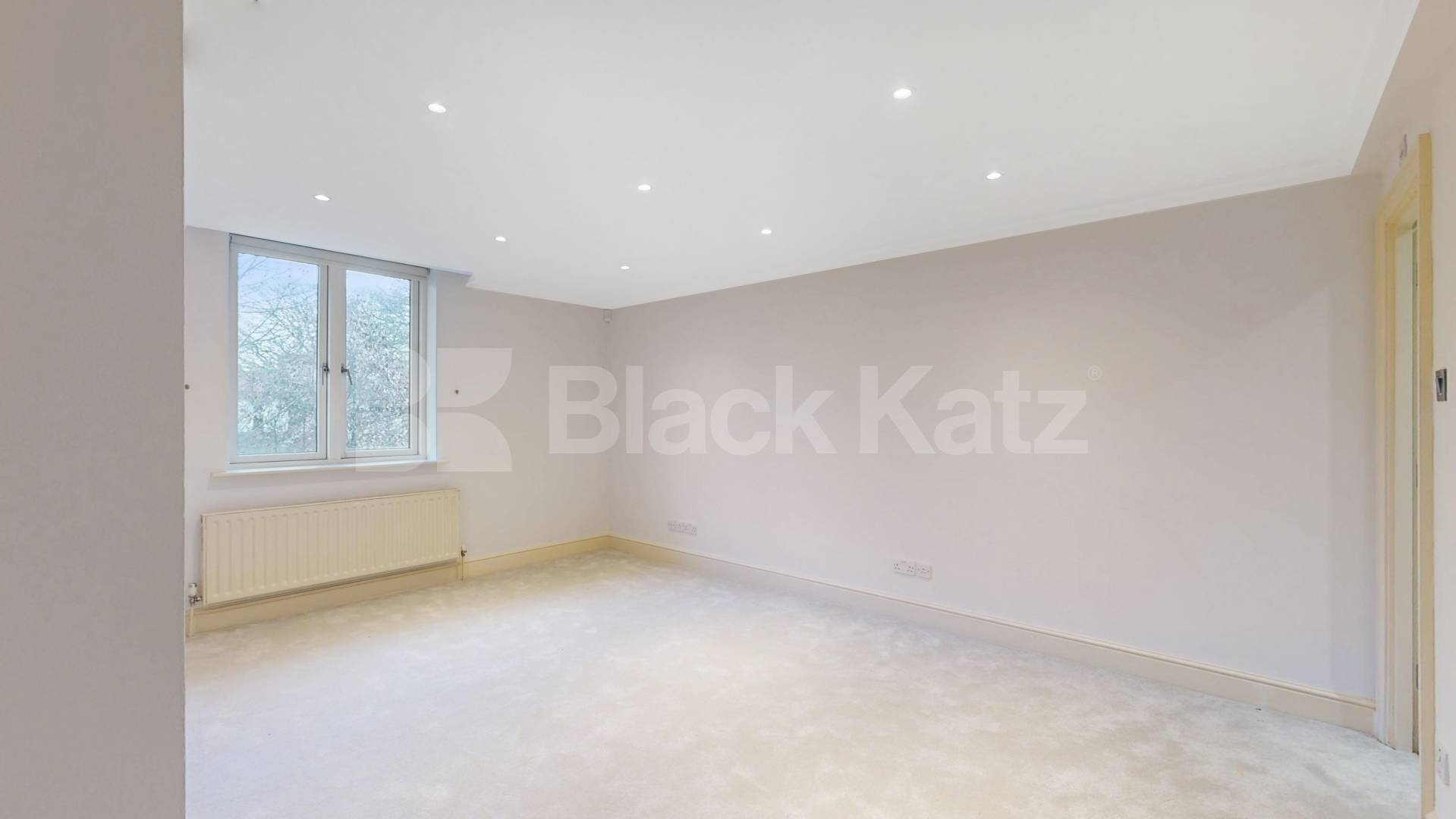 			4 Bedroom, 3 bath, 1 reception 			 Kidderpore Avenue,  Westfield  NW3