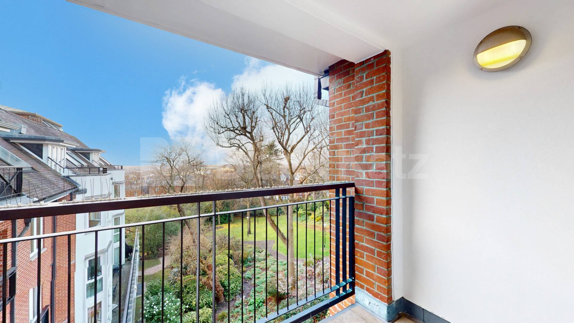 			4 Bedroom, 3 bath, 1 reception 			 Kidderpore Avenue,  Westfield  NW3