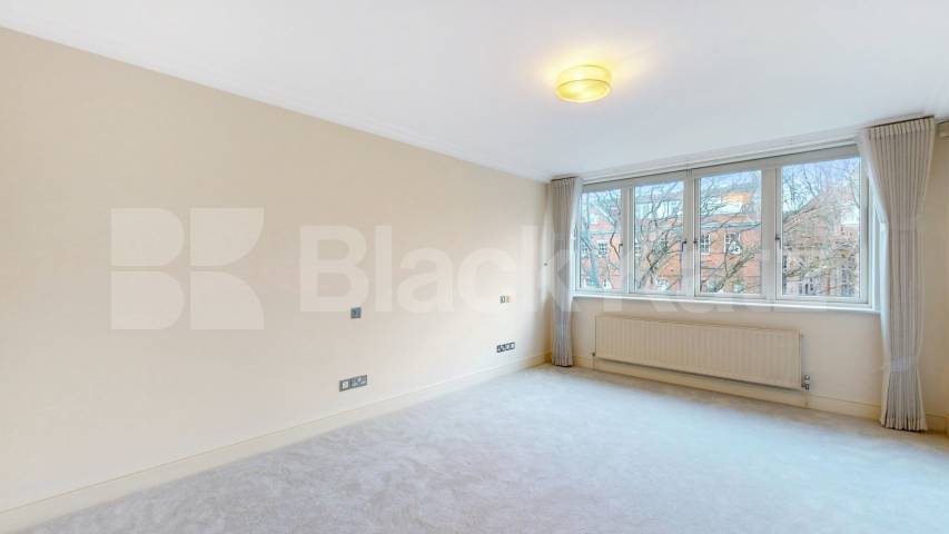 			4 Bedroom, 3 bath, 1 reception 			 Kidderpore Avenue,  Westfield  NW3