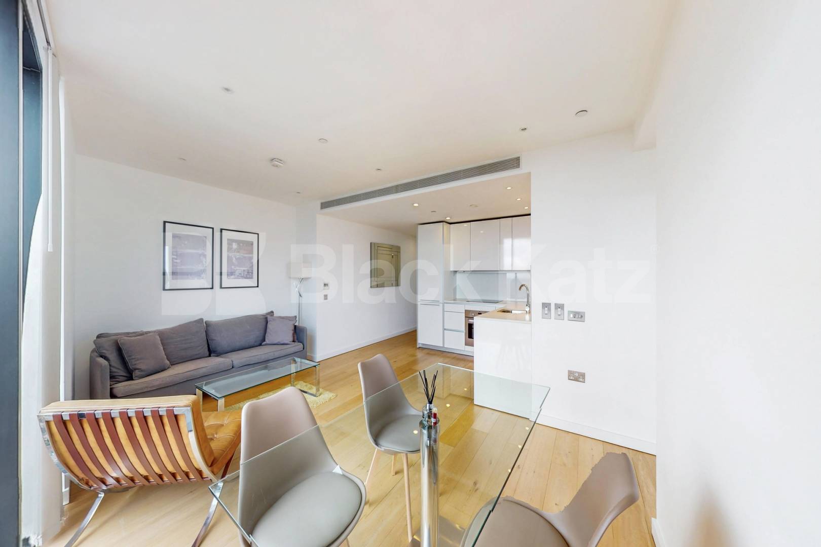 27th floor with stunning views of the cityscape & 24 Hr. Concierge Strata, Walworth Road, Elephant and Castle