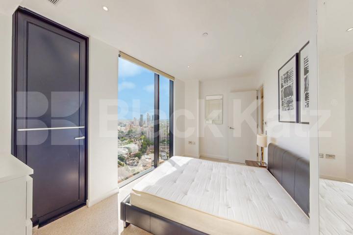37th floor with stunning views of the cityscape & 24 Hr. Concierge Strata, Walworth Road, Elephant and Castle