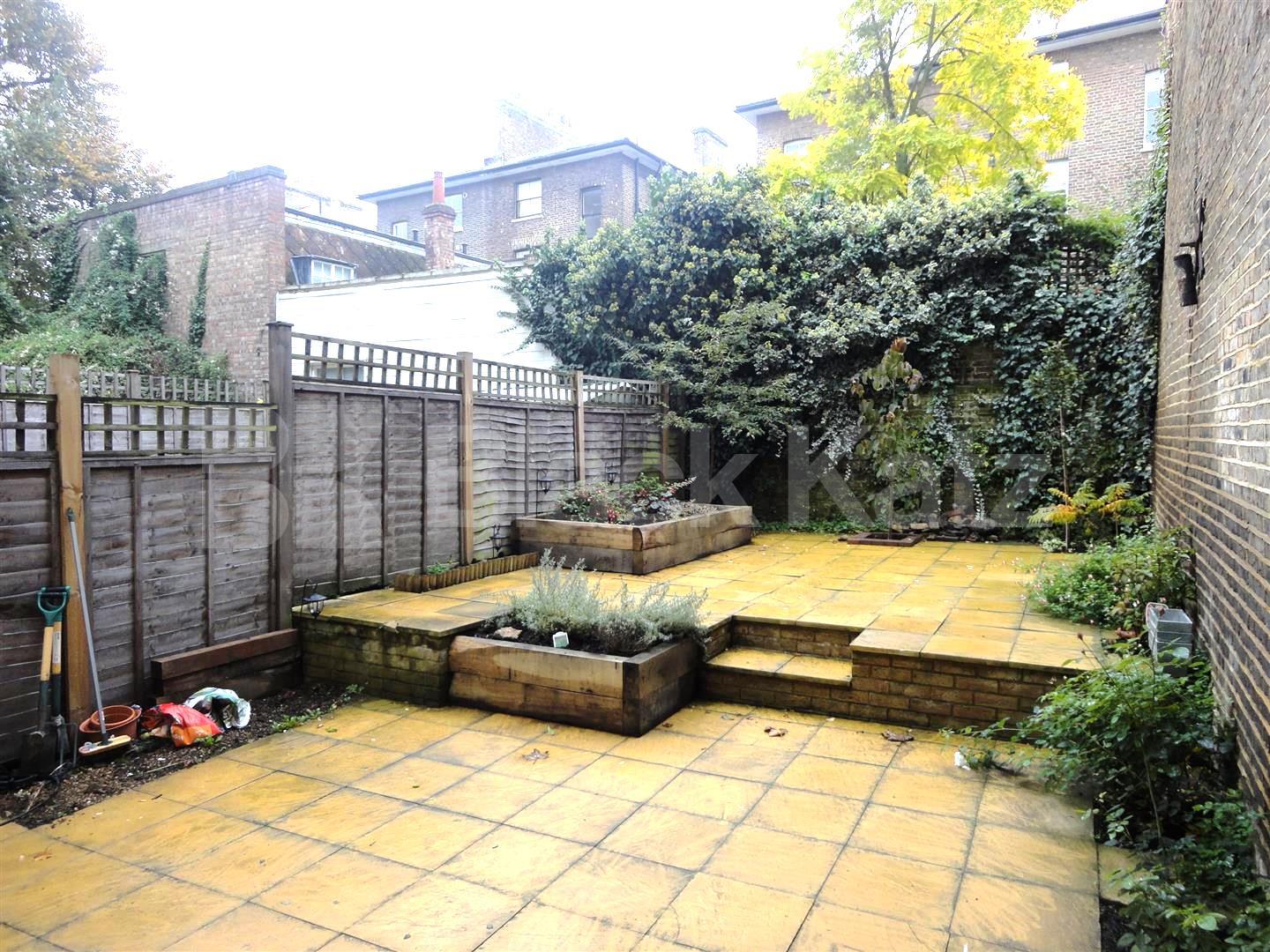 			2 BED, 2 BATH!, 2 Bedroom, 1 bath, 1 reception Flat			 Belgrave Gardens, ST JOHNS WOOD