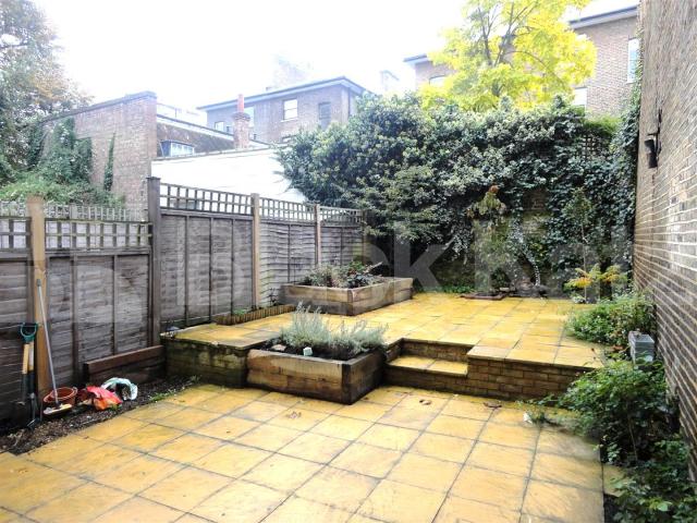 			2 BED, 2 BATH!, 2 Bedroom, 1 bath, 1 reception Flat			 Belgrave Gardens, ST JOHNS WOOD