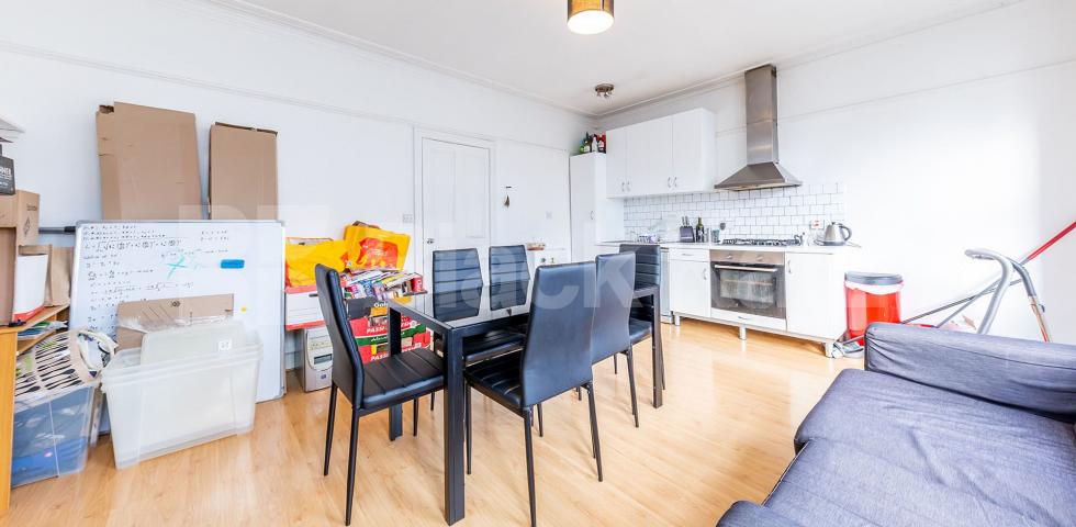 			NEW INSTRUCTION!, 2 Bedroom, 1 bath, 1 reception Flat			 Glebe Road, Crouch End