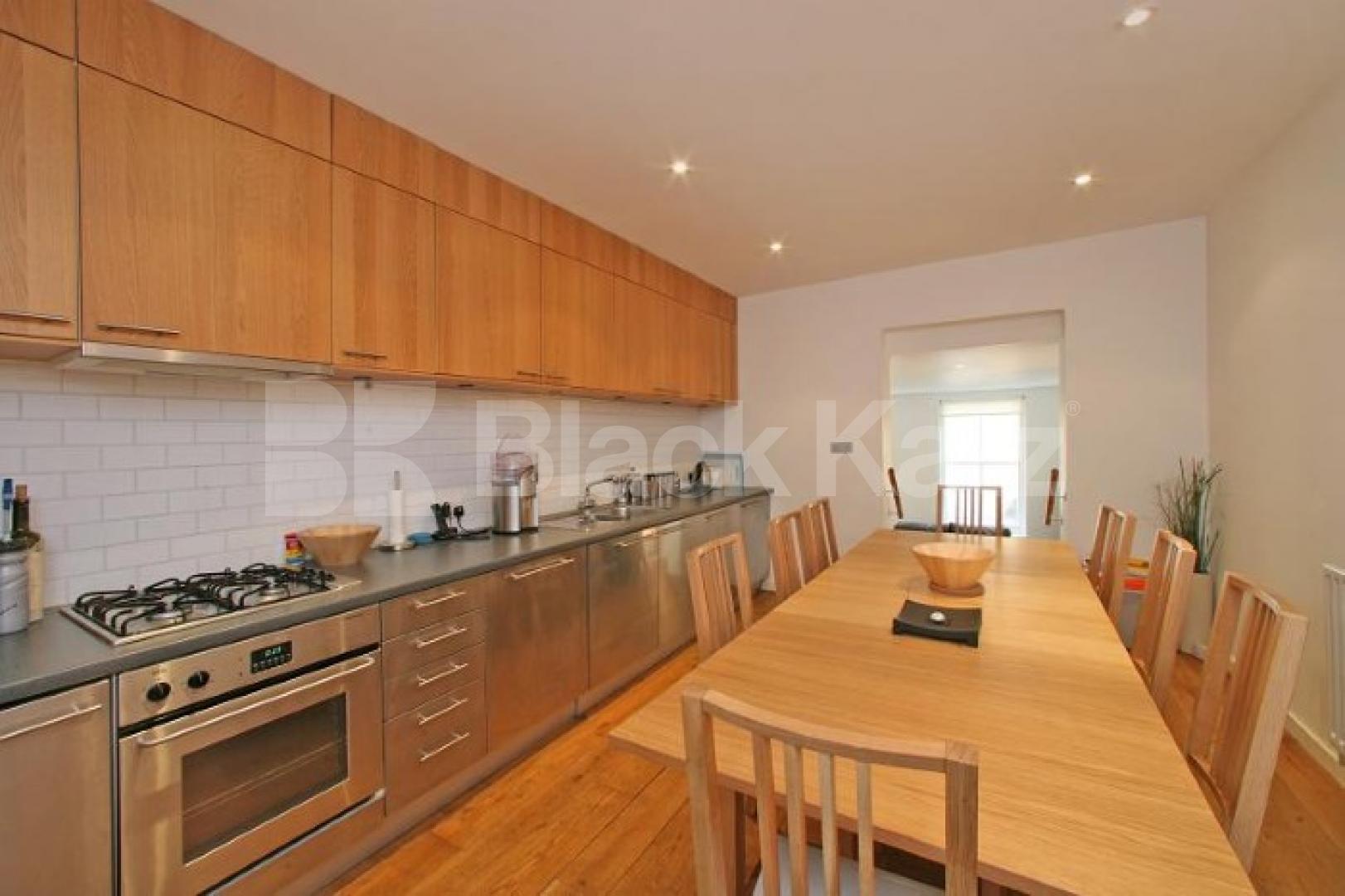 			MUST SEE!!, 3 Bedroom, 1 bath, 1 reception Flat			 Bingham Place, MARYLEBONE