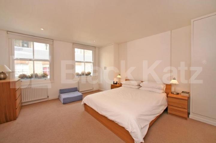 			MUST SEE!!, 3 Bedroom, 1 bath, 1 reception Flat			 Bingham Place, MARYLEBONE