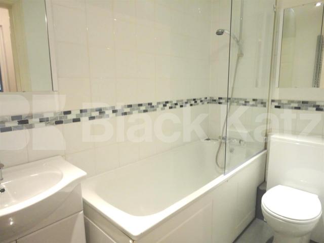 			2 BED, 2 BATH!, 2 Bedroom, 1 bath, 1 reception Flat			 Belgrave Gardens, ST JOHNS WOOD