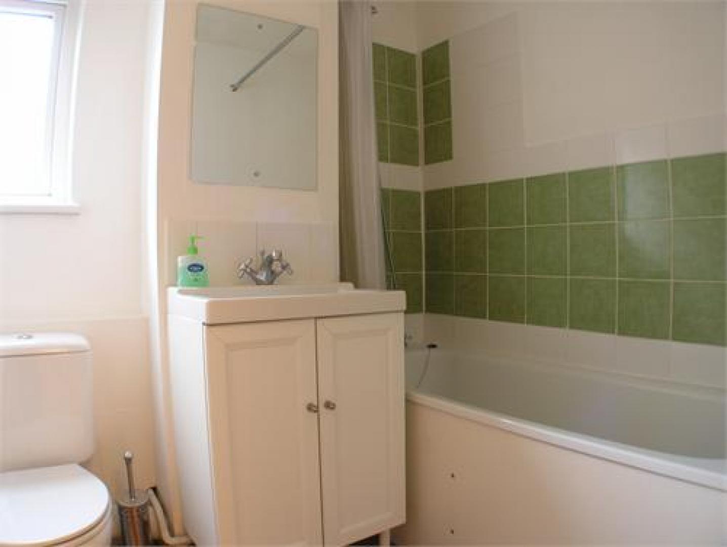 			New instruction, 1 Bedroom, 1 bath, 1 reception Flat			 Westbourne Park Road, LADBROKE GROVE