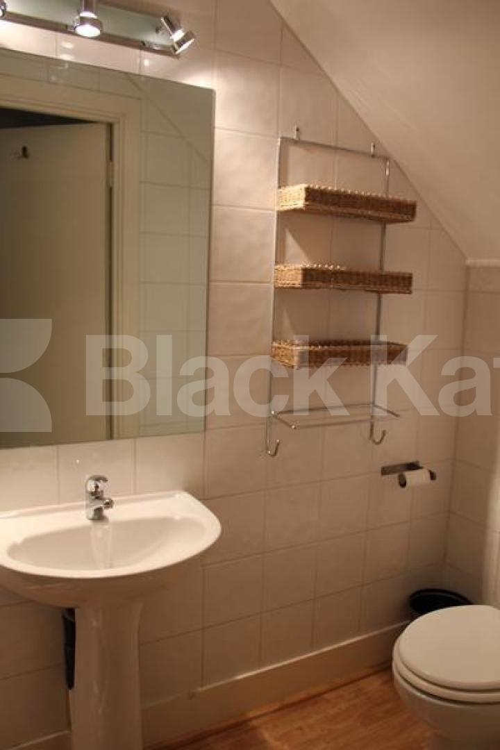 			NEW INSTRUCTION, 1 Bedroom, 1 bath, 1 reception Ground Floor Flat			 Hazlitt Road, Kensington Olympia