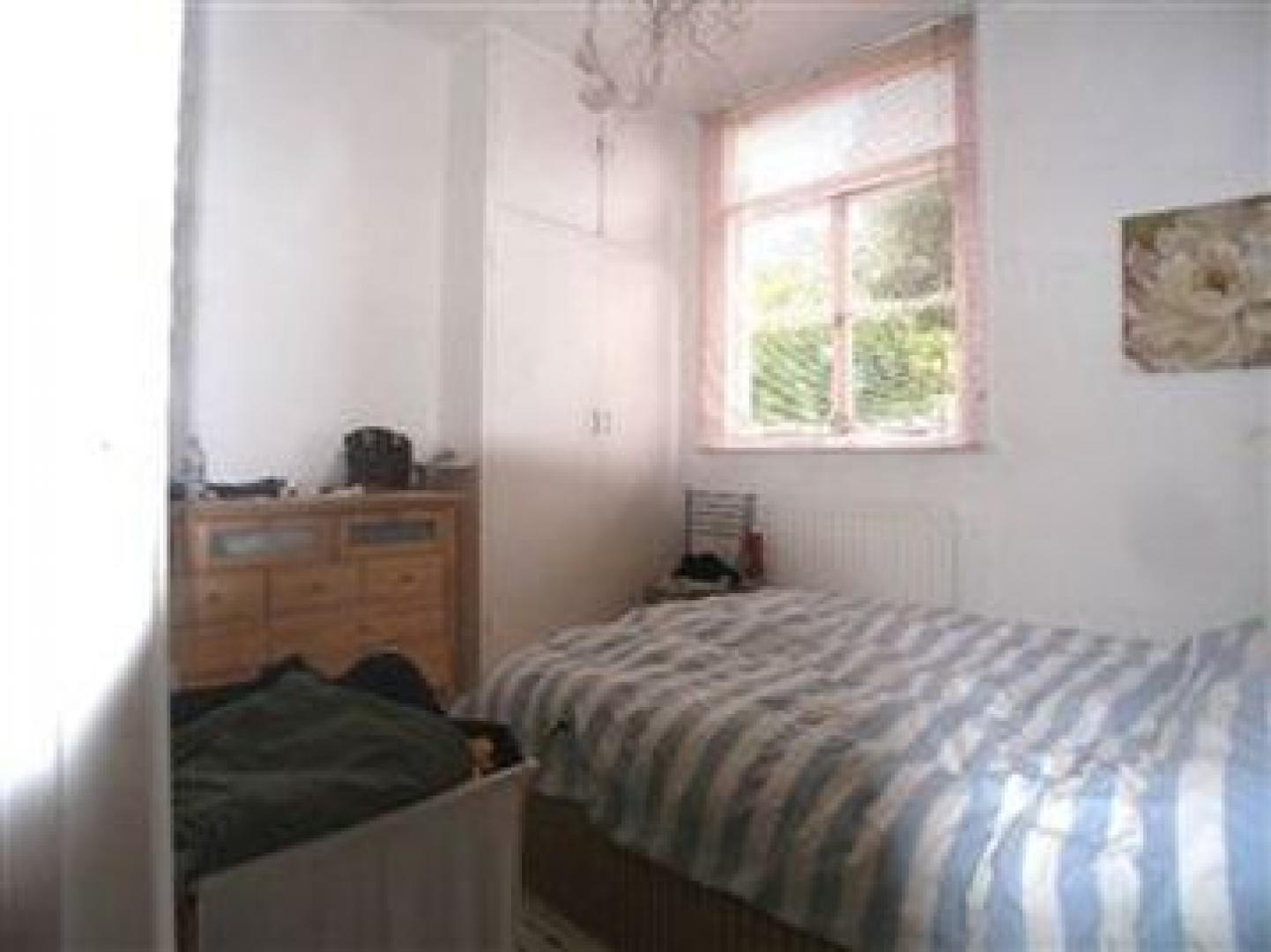 			1 Bedroom, 1 bath, 1 reception Flat			 Upper Park Walk, BELSIZE PARK