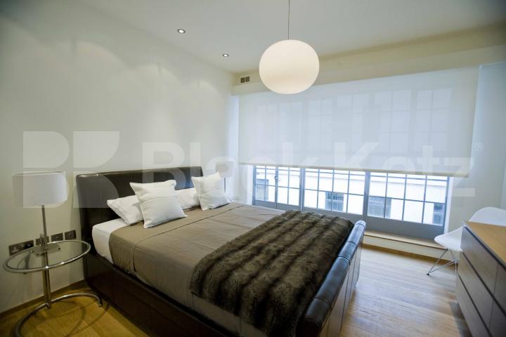 			NEW INSTRUCTION A MUST SEE!!!, 1 Bedroom, 1 bath, 1 reception Mews House			 Leeke Street, KINGS CROSS 