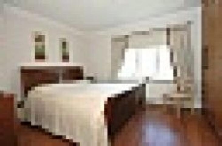 			4 Bedroom, 1 bath, 1 reception Flat			 Windermere Avenue, FINCHLEY