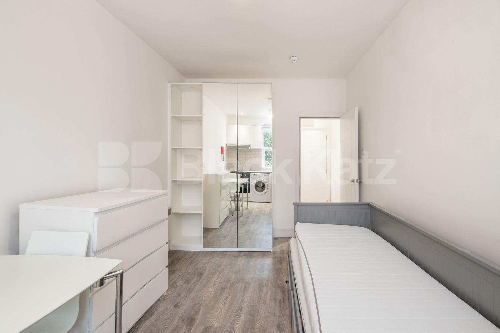 			*Rent Includes Water*, Studio Apartment, 1 bath, 0 reception Flat			 Roderick Road , Hampstead / Belsize Park