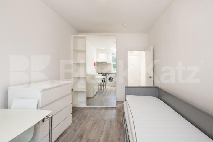 			*Rent Includes Water*, Studio Apartment, 1 bath, 0 reception Flat			 Roderick Road , Hampstead / Belsize Park