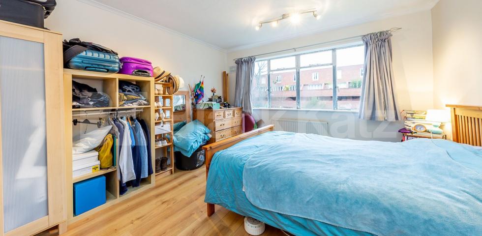 			SPACIOUS 1 BED , 1 Bedroom, 1 bath, 1 reception Flat			 Crescent Road, Crouch End