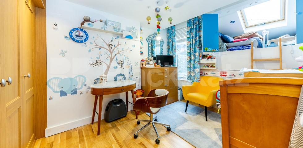 			New Instruction!, 3 Bedroom, 1 bath, 1 reception Apartment			 Broadway Parade, Crouch End