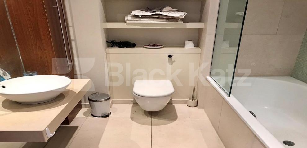 			LET , 2 Bedroom, 1 bath, 1 reception Apartment			 New Providence Wharf, Blackwell