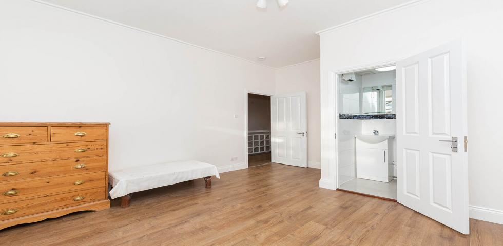 			3 Bedroom, 1 bath, 1 reception Flat			 Cricklewood Lane, CRICKLEWOOD