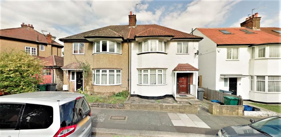 			3 Bedroom, 1 bath, 1 reception Semi-Detached House			 Park View Gardens , HENDON CENTRAL 