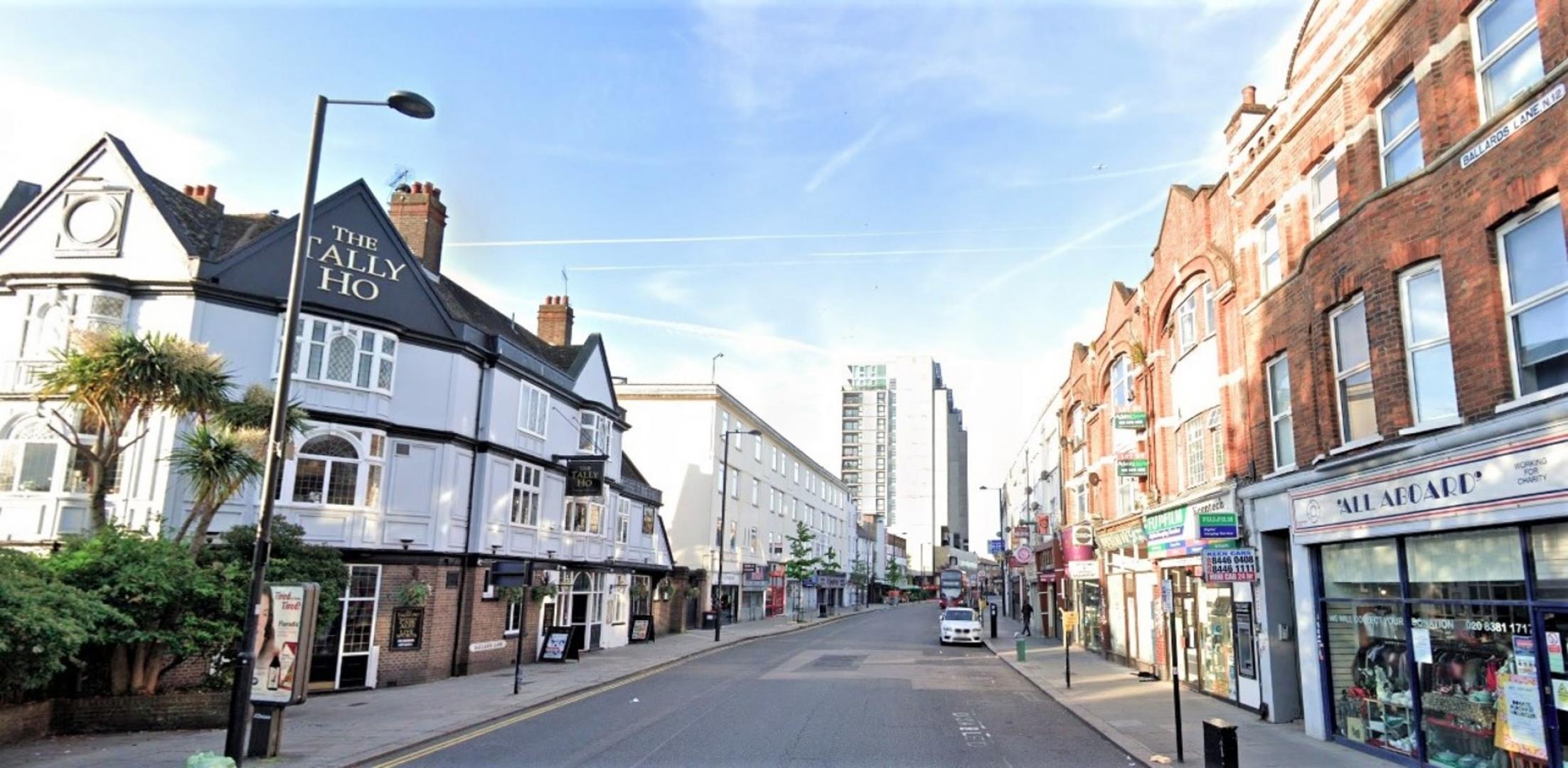 			Studio Apartment, 1 bath, 1 reception Flat			 Ballards Lane, North Finchley