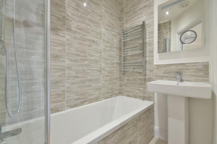 Modern Apartment Russel Road, Hendon