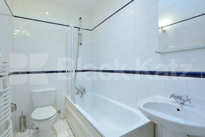 			MINUTES TO REGENTS PARK!, 2 Bedroom, 1 bath, 1 reception Flat			 Devonshire Place, REGENTS PARK