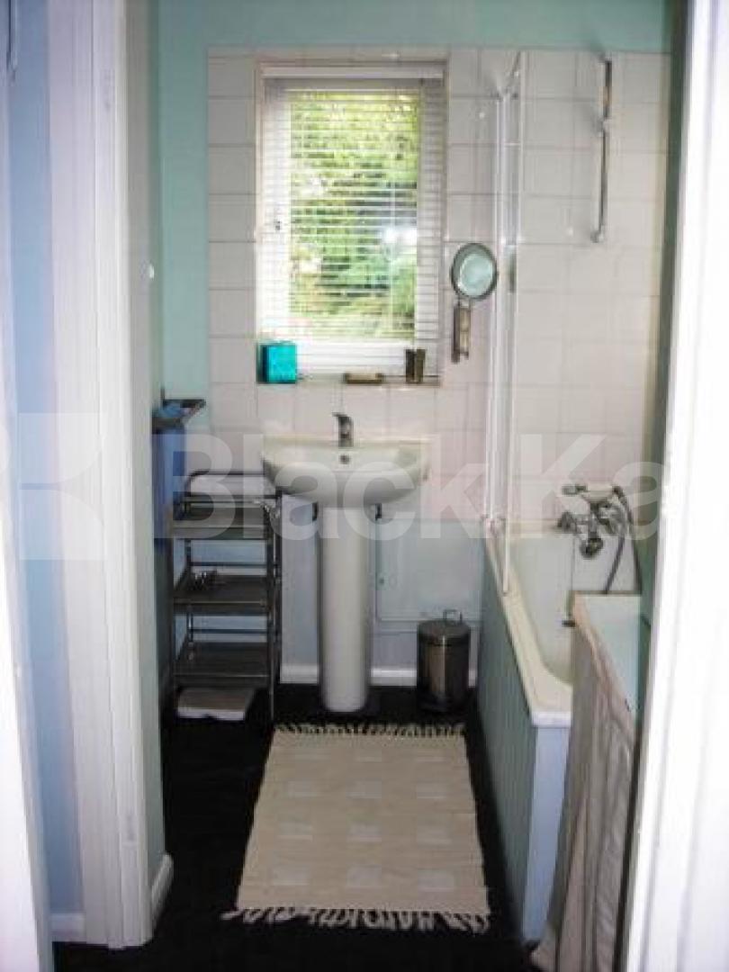 			Managed by Black Katz!, 1 Bedroom, 1 bath, 1 reception Flat			 Terront Road, TURNPIKE LANE