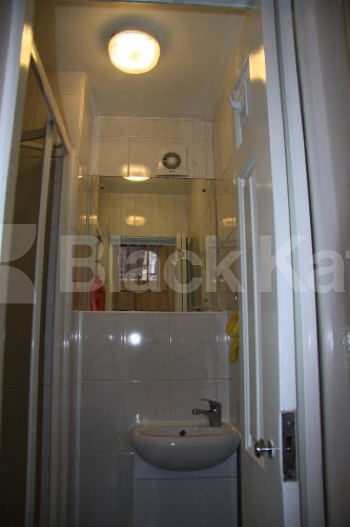 			NEW INSTRUCTION - ZONE 1 !, 4 Bedroom, 1 bath, 1 reception Flat			 Brewer Street, PICCADILLY CIRCUS -SOHO