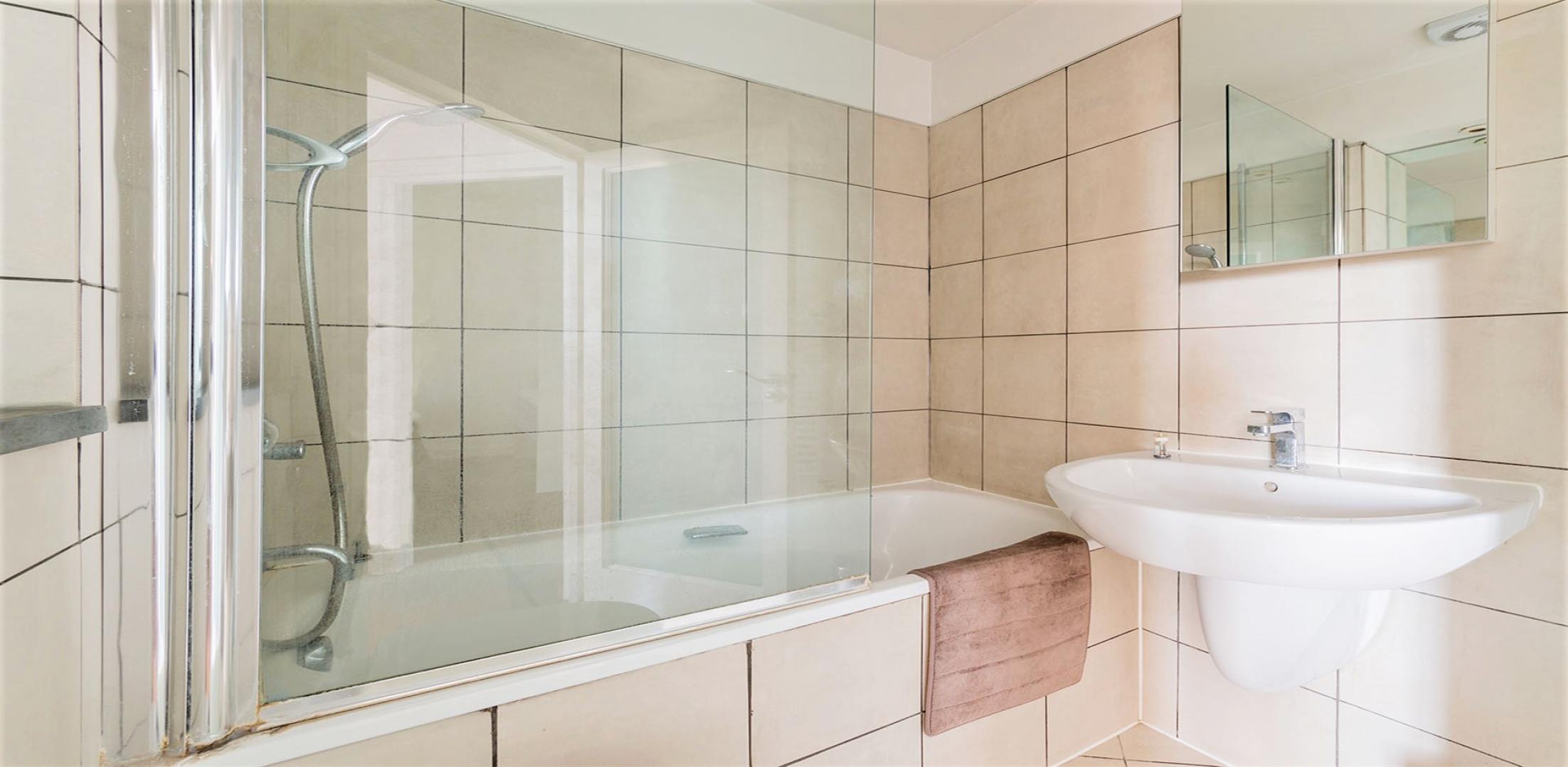 Modern and Central Apartment Lymington Road, West Hampstead