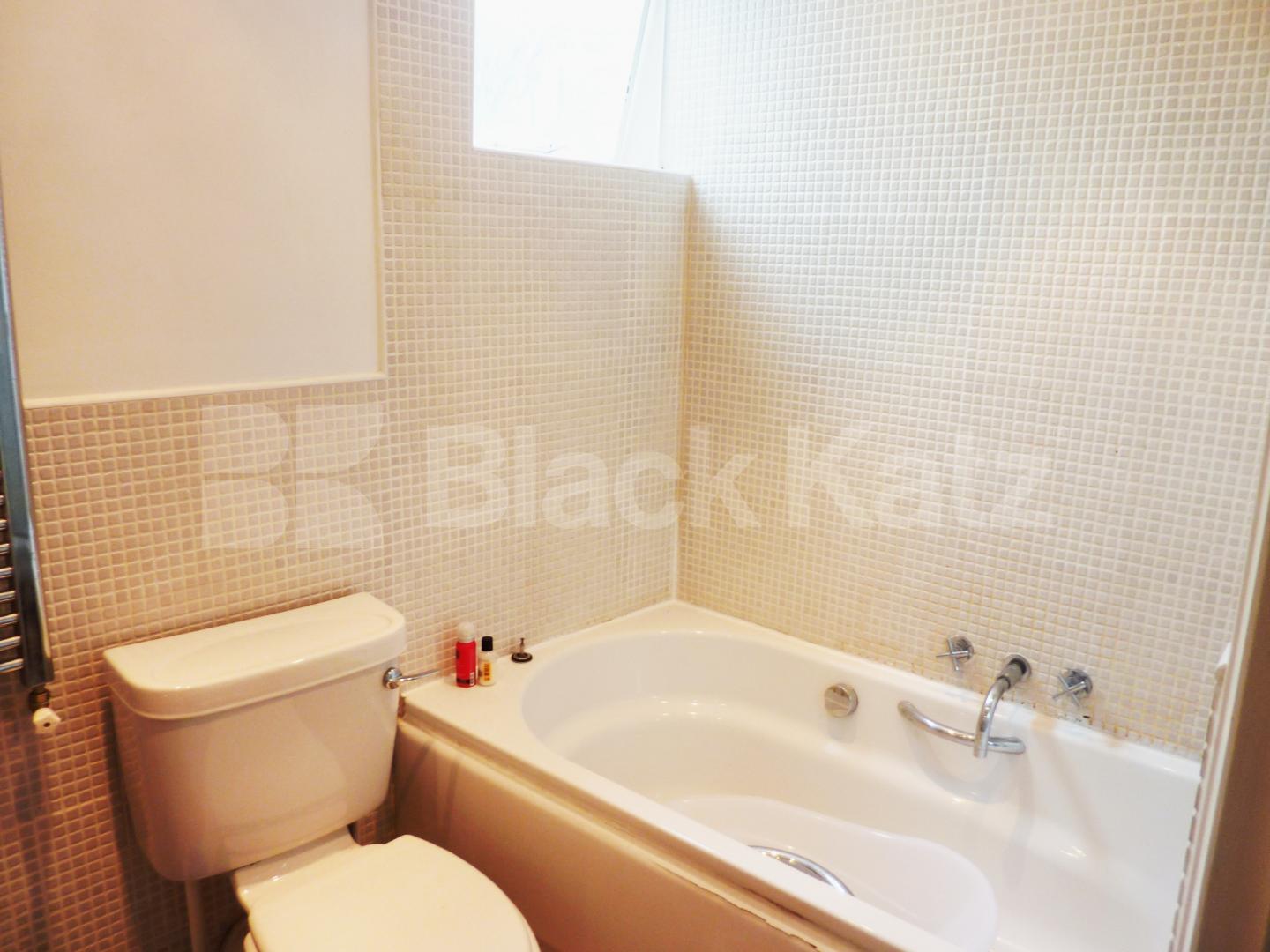 			NEW INSTRUCTION / AVAILABLE NOW!!!, 2 Bedroom, 1 bath, 1 reception Flat			 Parliment hill, Hampstead