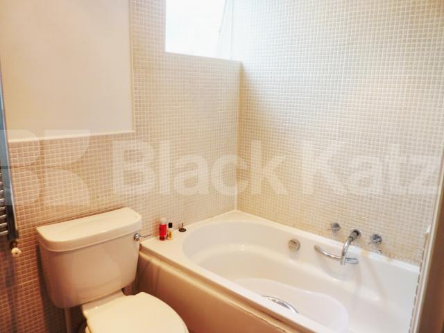 			NEW INSTRUCTION / AVAILABLE NOW!!!, 2 Bedroom, 1 bath, 1 reception Flat			 Parliment hill, Hampstead