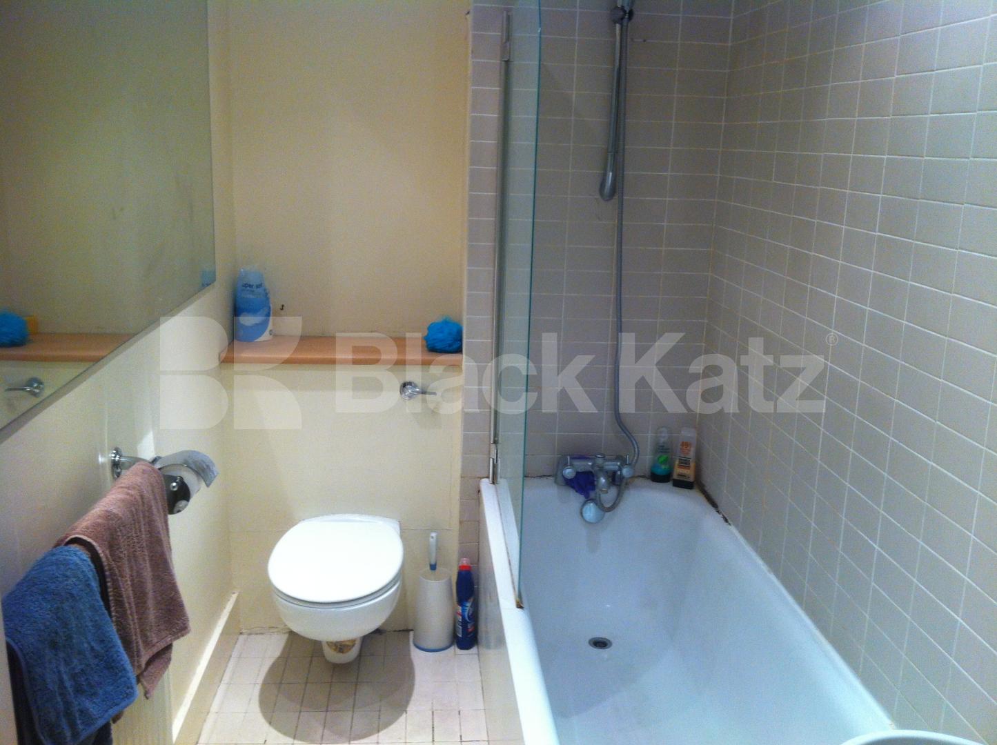 			NEW INSTRUCTION, 2 Bedroom, 1 bath, 1 reception Flat			 Camden Road, CAMDEN